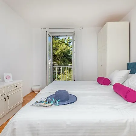 Kiara Apartment *