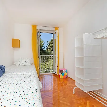 Kiara Apartment