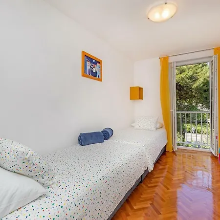 Kiara Ντουμπρόβνικ